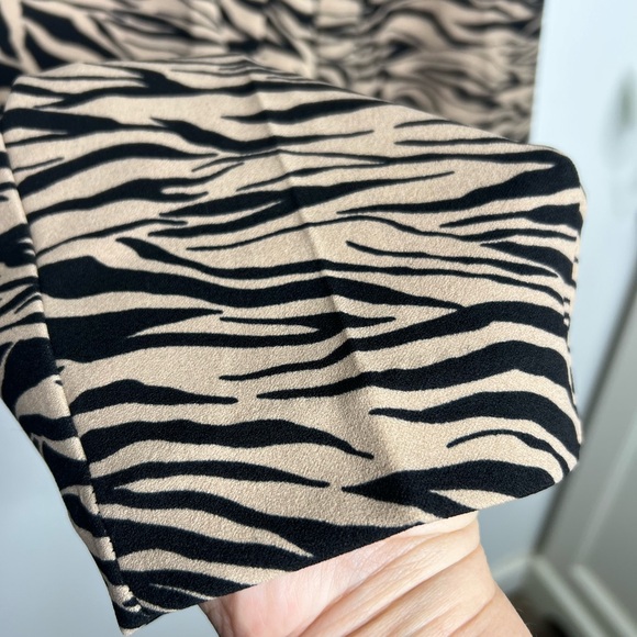 One by Chapter One Elastic Waist Dress Pants Size Small - Picture 2 of 6